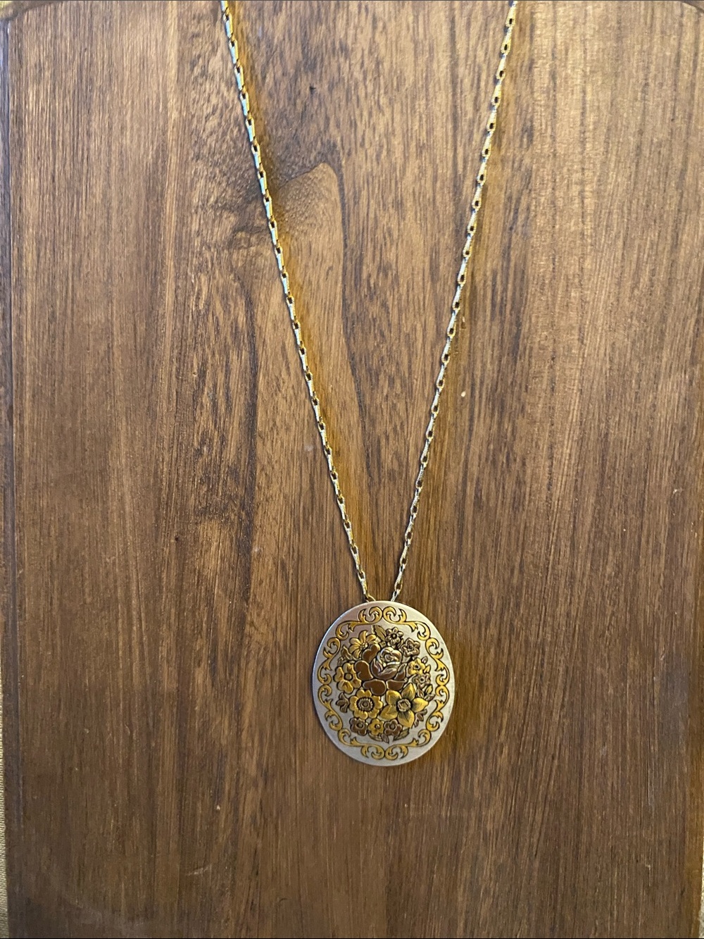 Reed & Barton Damascene Medallion Pendant Necklace 24K Vermeil